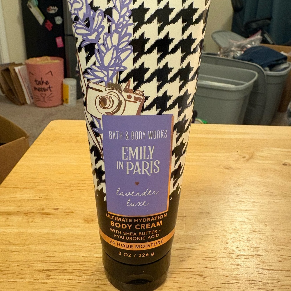 Bath & Body Works Emily in Paris Lavender Luxe Body Cream brand new 8 fl ozs